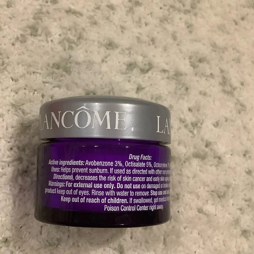 Lancôme Skincare Sample Bundle with Red Satin Pouch NWOT - Picture 9 of 15